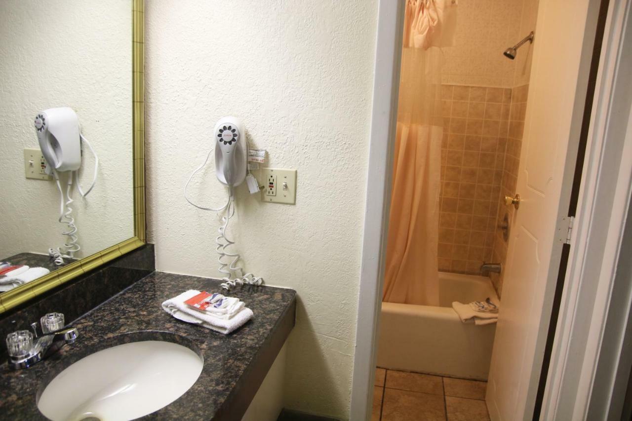 Imperial Inn Grand Blanc Extérieur photo