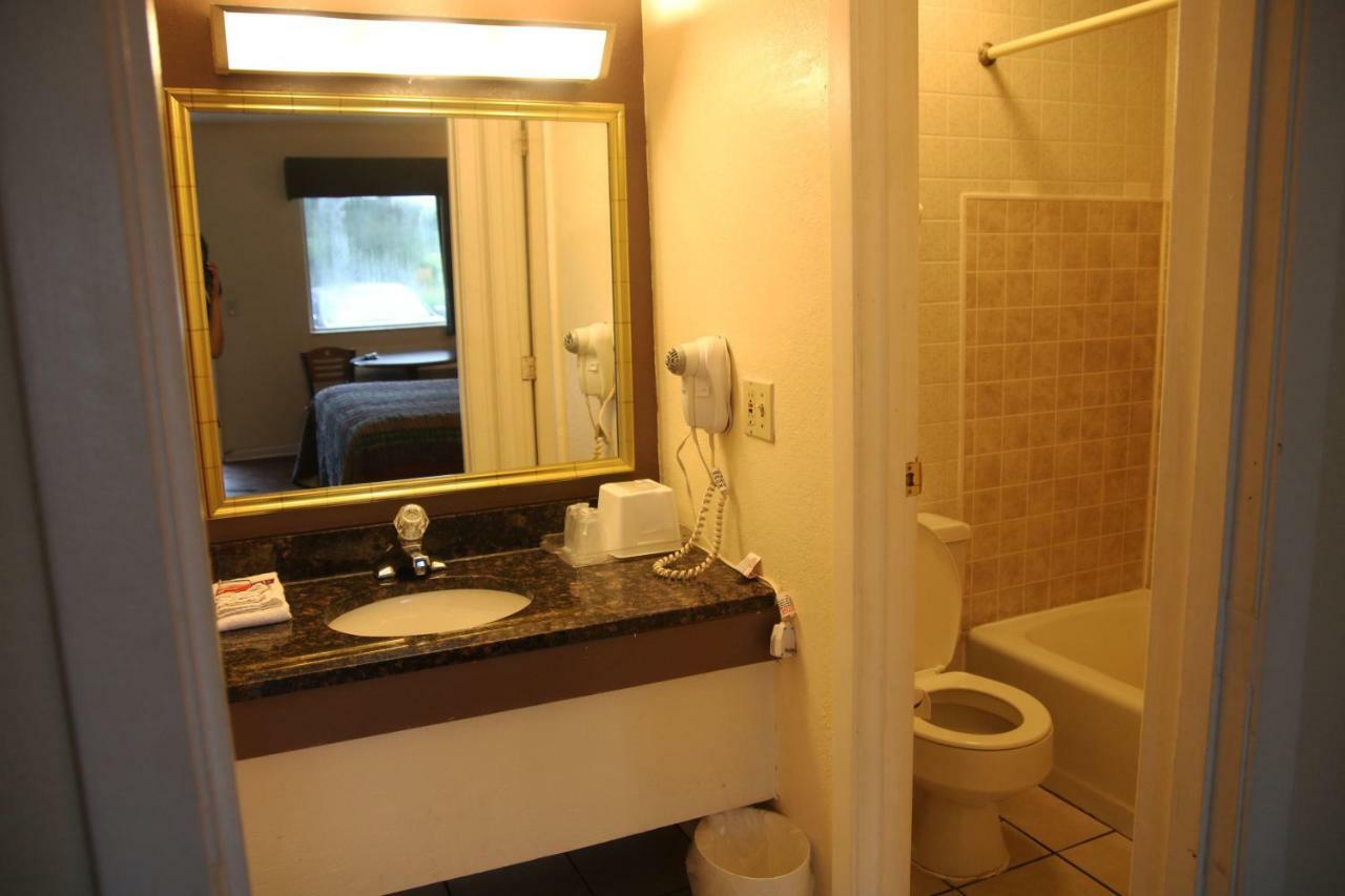 Imperial Inn Grand Blanc Extérieur photo
